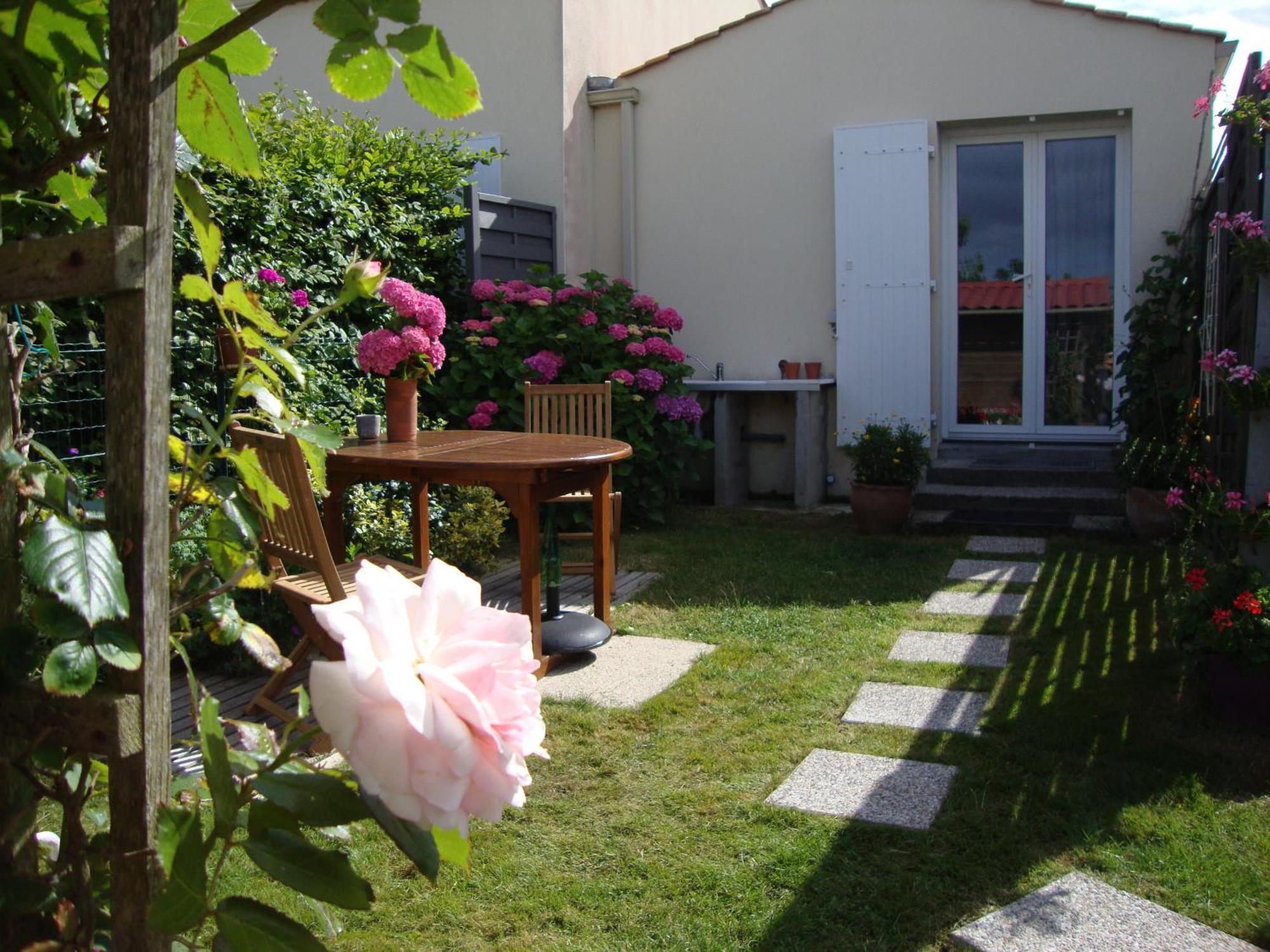 Mer A Pied Vrai Lit Linge Fourni Jardin ブルティニョール・シュル・メール エクステリア 写真